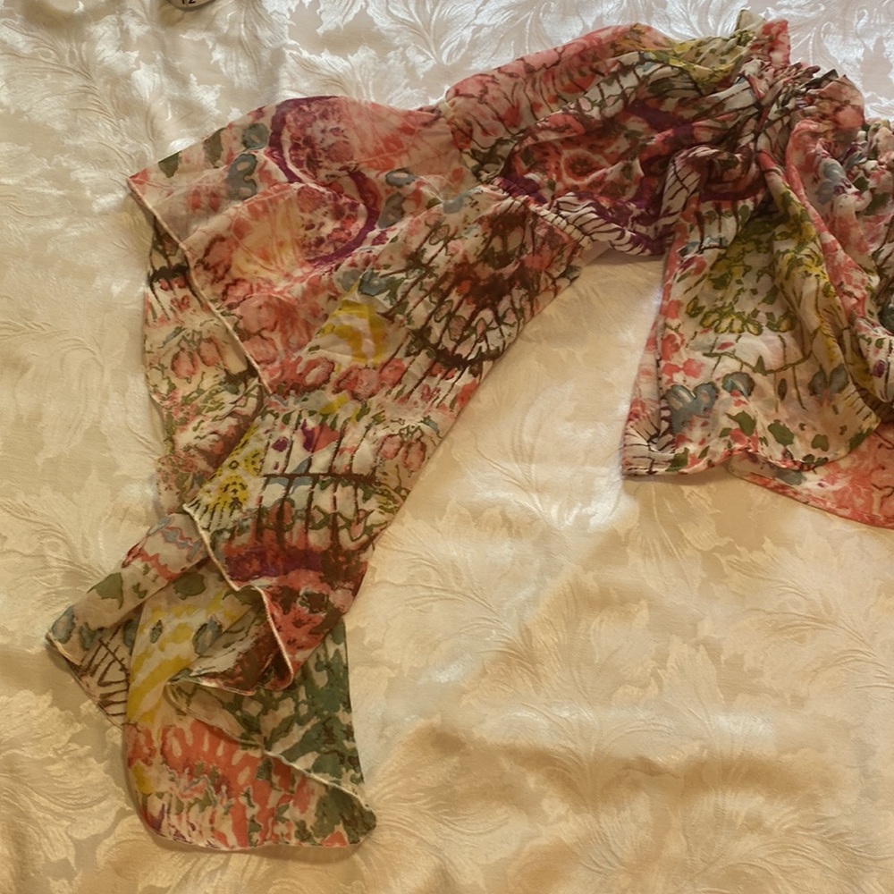 Festival Style Crop Blouse with Bell Sleeves - Picture 2 of 9